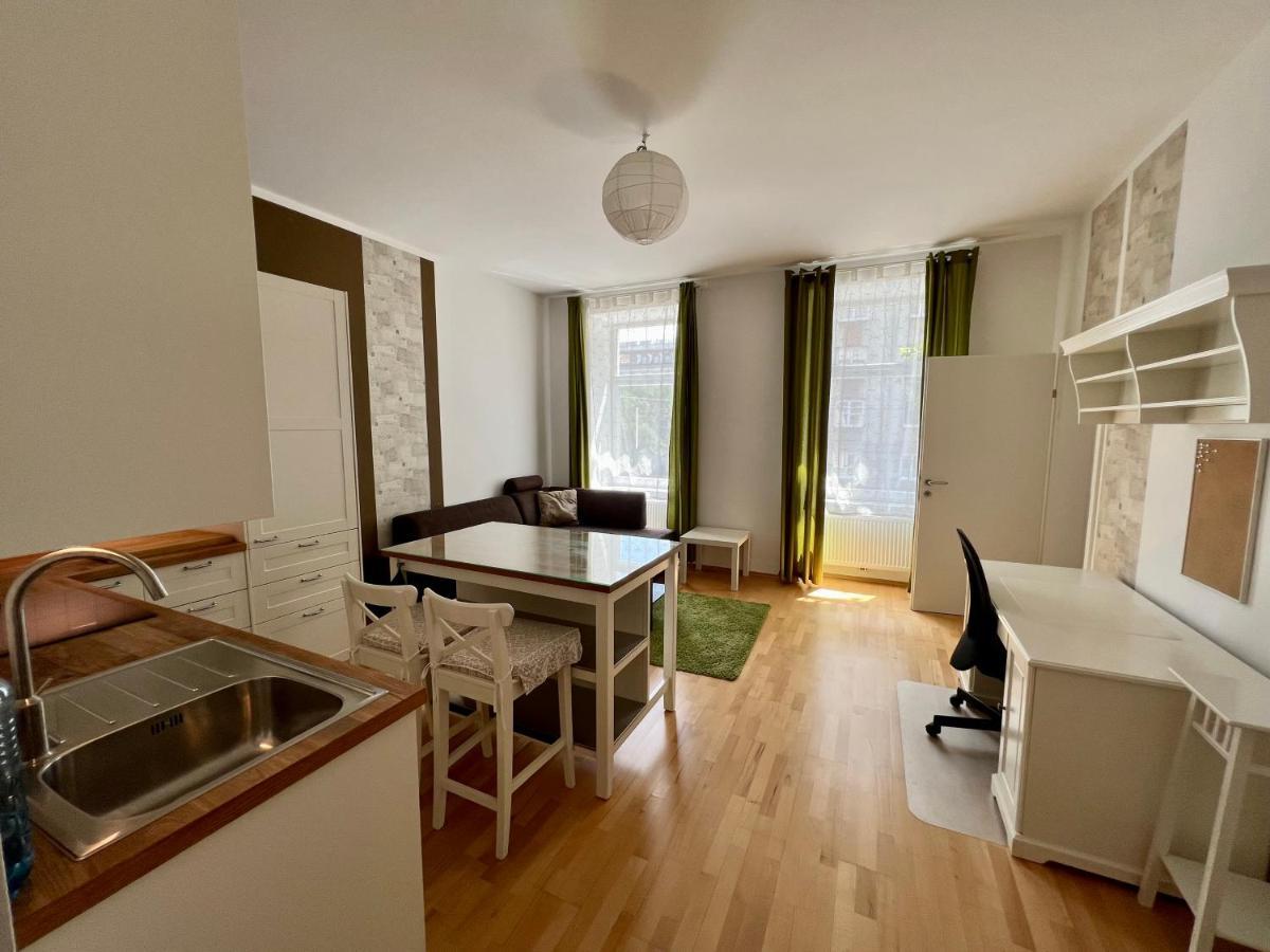 Cozy 2-room Appartement Vienne